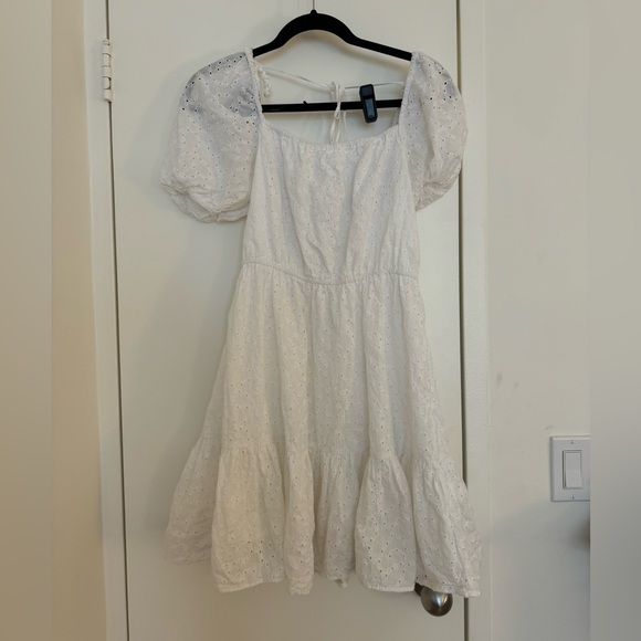 & Other Stories Voluminous Broderie Anglaise Mini Dress - Picture 4 of 4